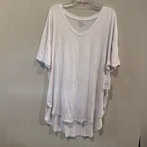 Time and Tru Women's White V-Neck Tunic Tee